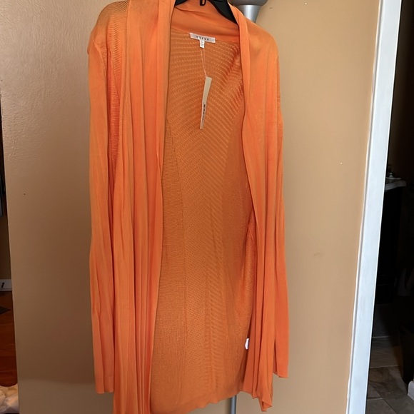 Cardigan - Picture 2 of 6